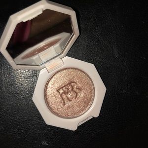 mini fenty beauty killawatt foil highlighter